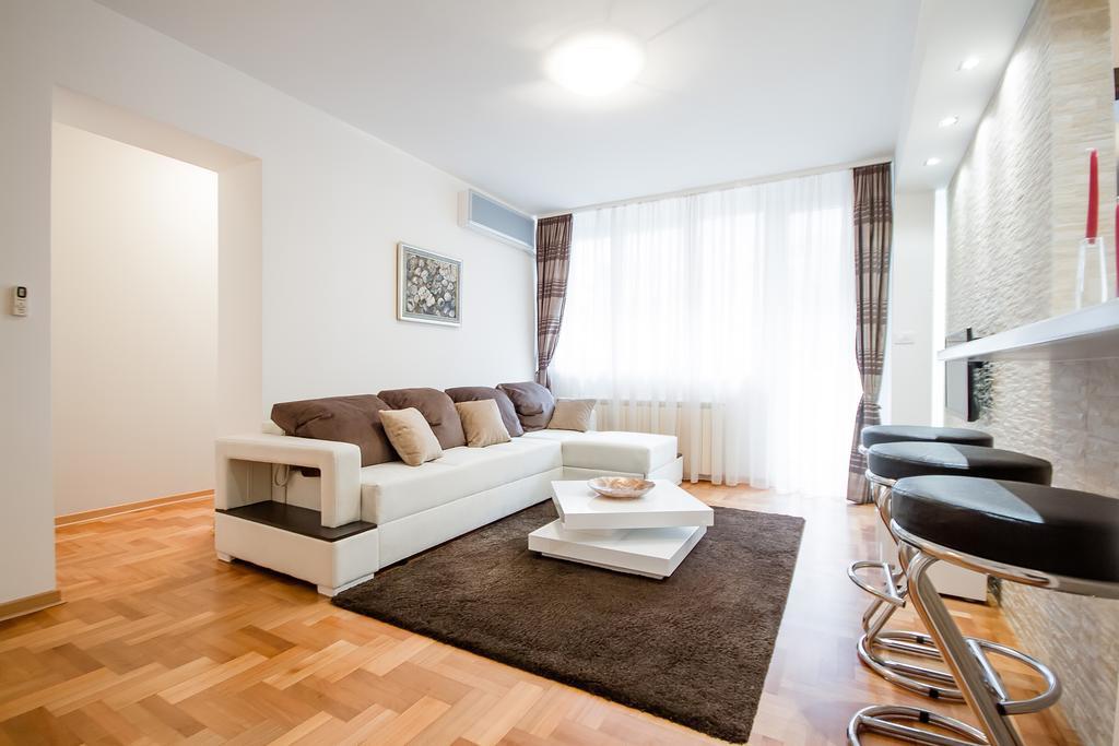 Apartments King Milan, City Center ベオグラード 部屋 写真