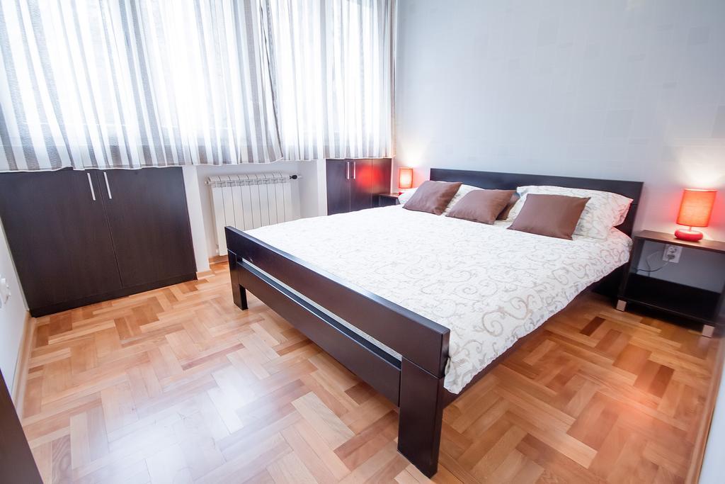 Apartments King Milan, City Center ベオグラード エクステリア 写真