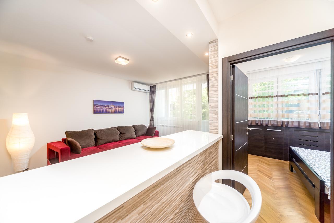 Apartments King Milan, City Center ベオグラード エクステリア 写真